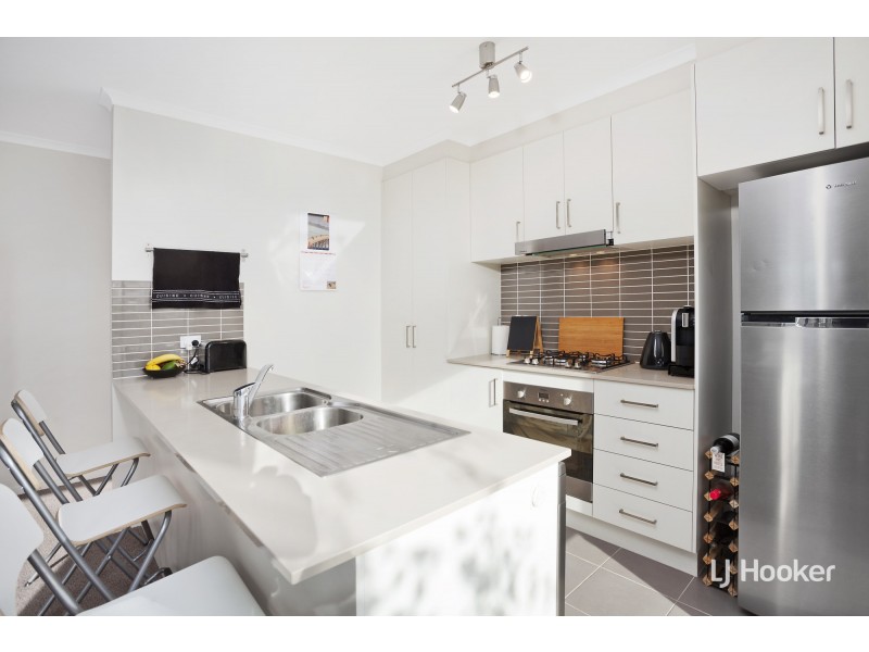 15/20 Clare Burton Crescent, Franklin ACT 2913