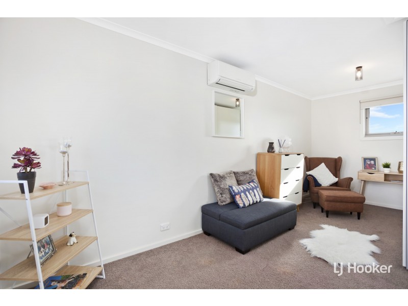 15/20 Clare Burton Crescent, Franklin ACT 2913