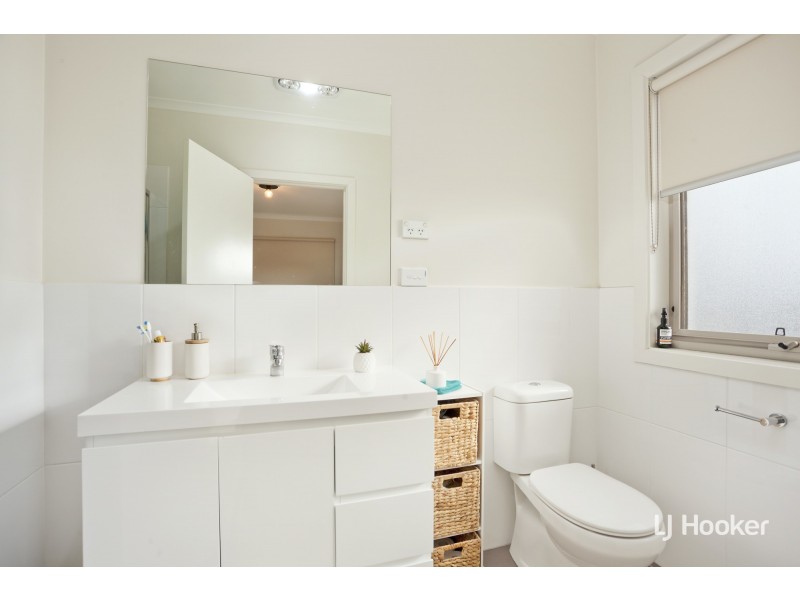 15/20 Clare Burton Crescent, Franklin ACT 2913