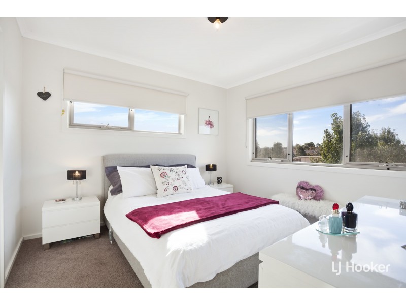 15/20 Clare Burton Crescent, Franklin ACT 2913