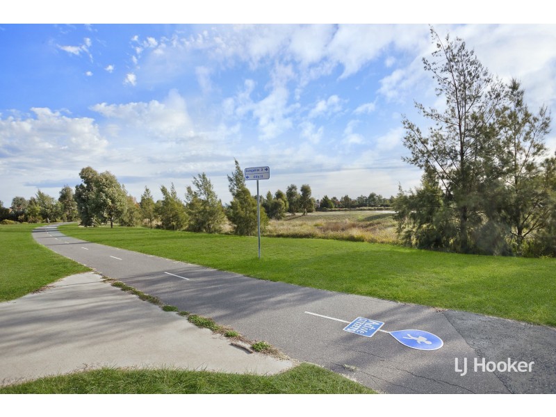 15/20 Clare Burton Crescent, Franklin ACT 2913