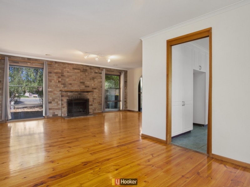 32 Wrenfordsley Place, Latham ACT 2615