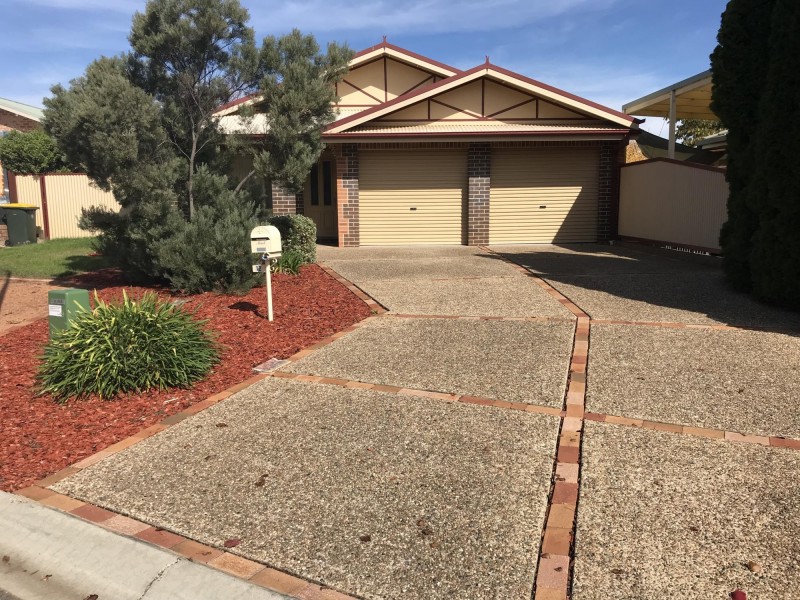 12 Thornhill Crescent, Dunlop ACT 2615