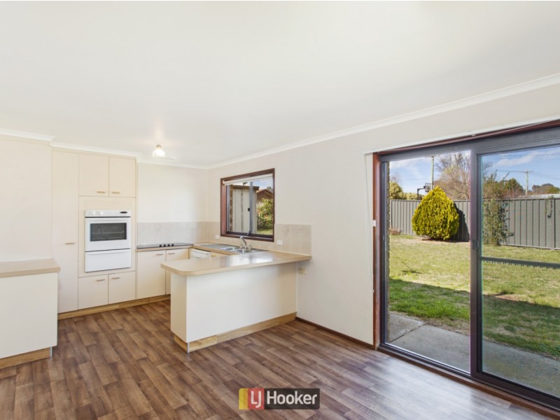2 Lightfoot Crescent, Florey ACT 2615