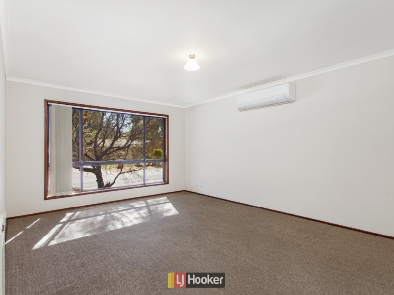 2 Lightfoot Crescent, Florey ACT 2615