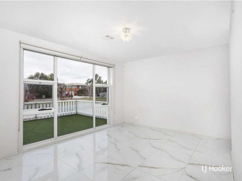 4 Stowport Avenue, Crace ACT 2911