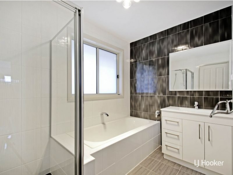4 Stowport Avenue, Crace ACT 2911