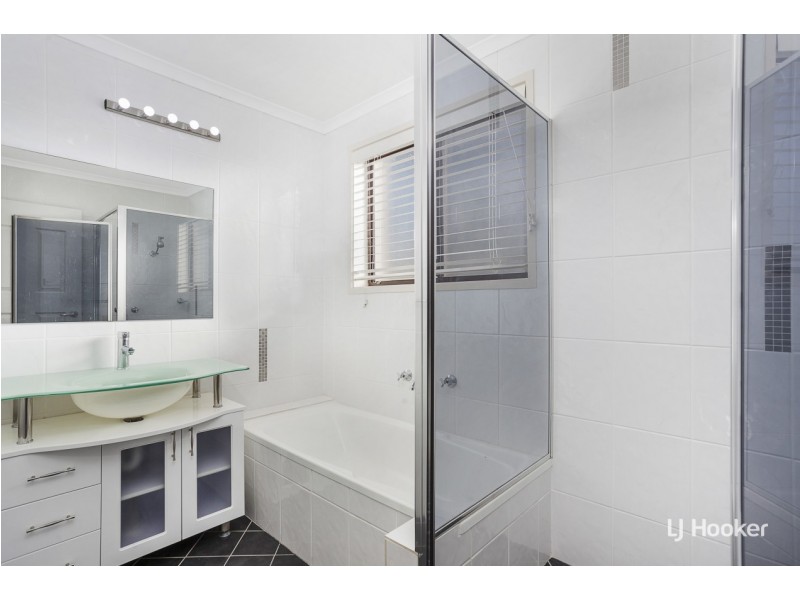 49 Wrenfordsley Place, Latham ACT 2615