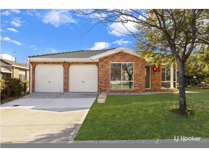4 Quinlivan Crescent, Dunlop ACT 2615