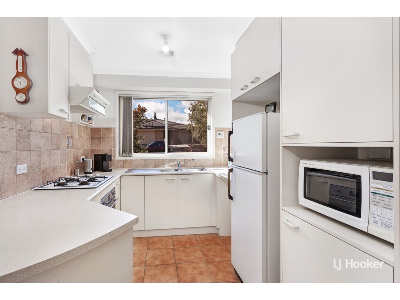 4 Quinlivan Crescent, Dunlop ACT 2615