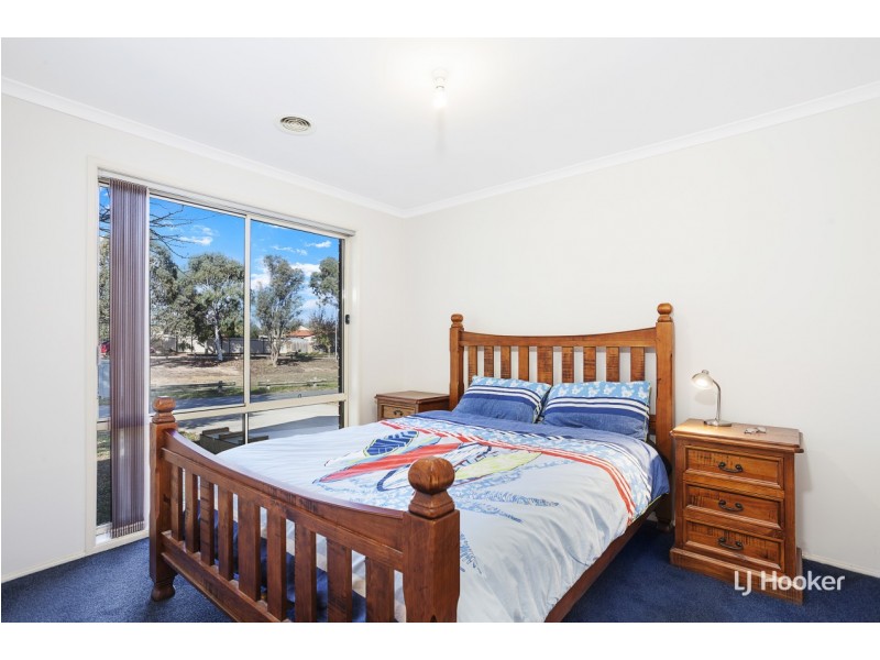 4 Quinlivan Crescent, Dunlop ACT 2615