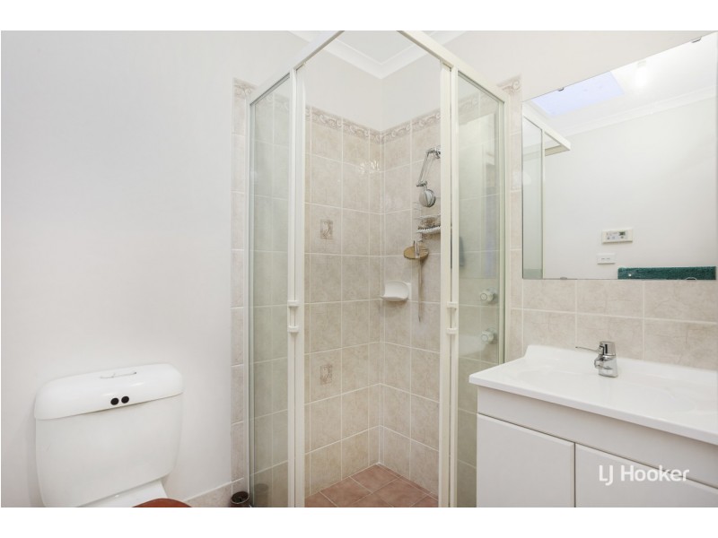 4 Quinlivan Crescent, Dunlop ACT 2615