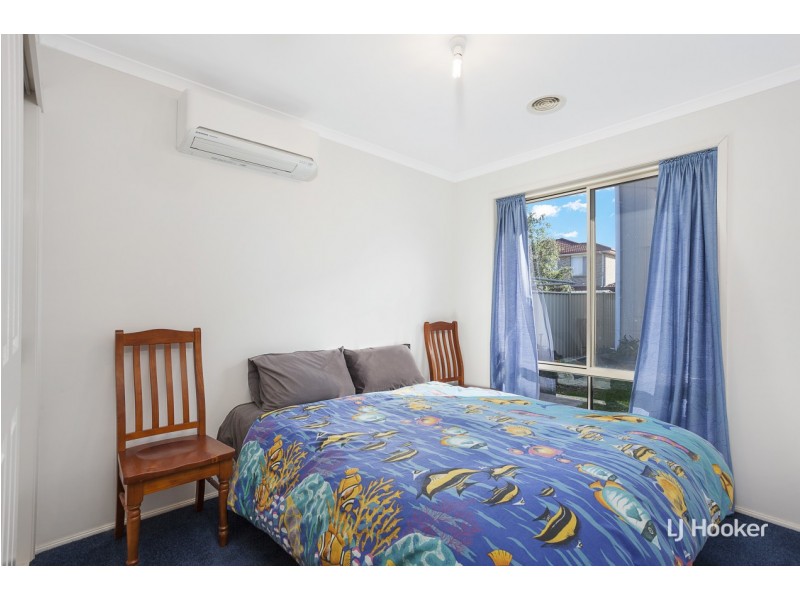 4 Quinlivan Crescent, Dunlop ACT 2615