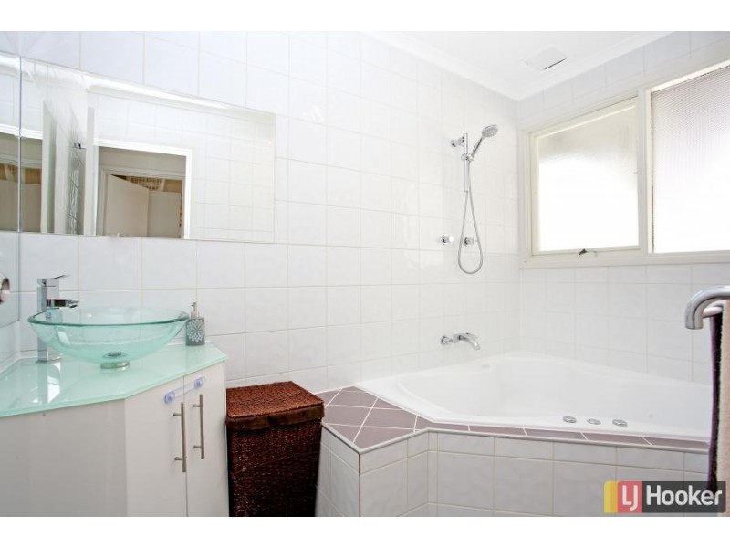 7 Moulder Court, Charnwood ACT 2615