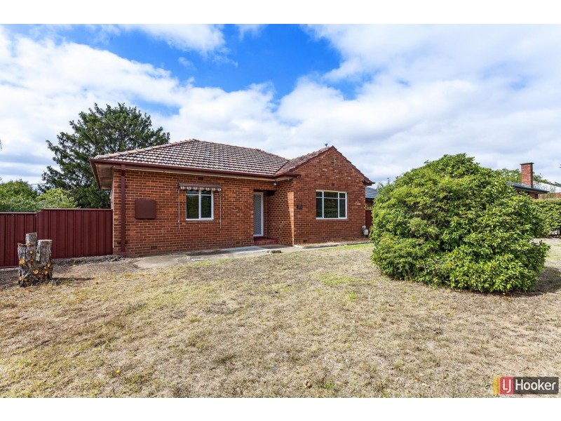 29 Mckinlay Street, Narrabundah ACT 2604
