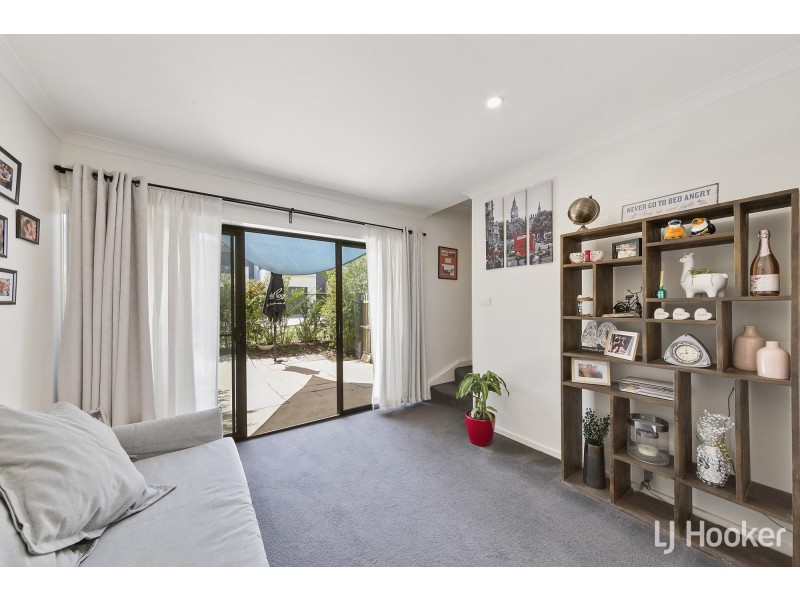 26/40 Henry Kendall Street, Franklin ACT 2913