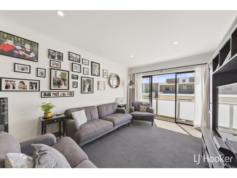 26/40 Henry Kendall Street, Franklin ACT 2913