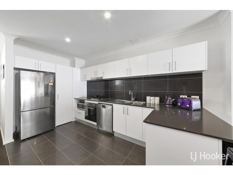 26/40 Henry Kendall Street, Franklin ACT 2913