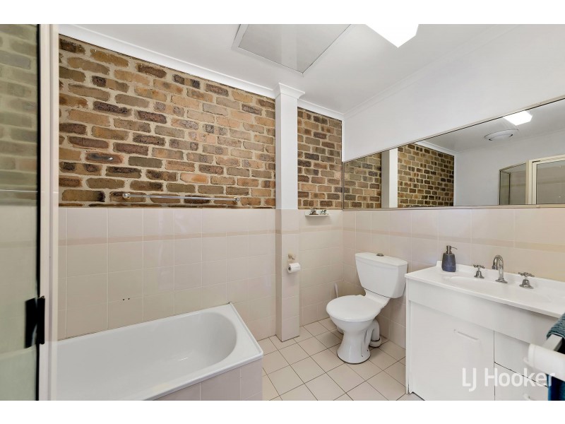 2/4 Earle Place, Page ACT 2614