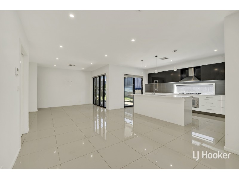 15 Mollie Dyer Street, Bonner ACT 2914