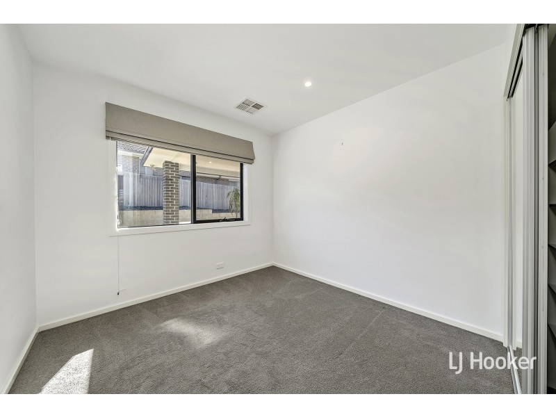 15 Mollie Dyer Street, Bonner ACT 2914