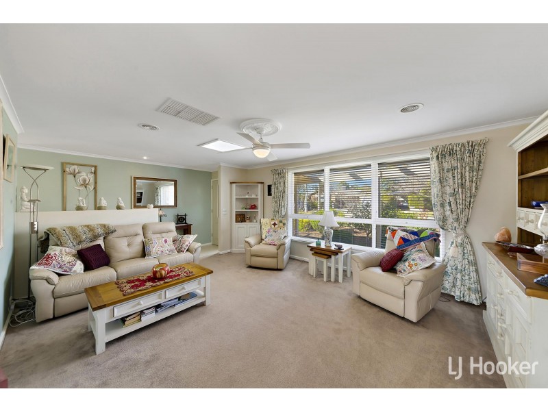 4 Degraves Crescent, Wanniassa ACT 2903
