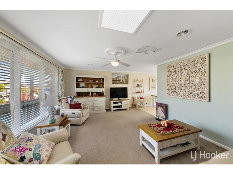 4 Degraves Crescent, Wanniassa ACT 2903