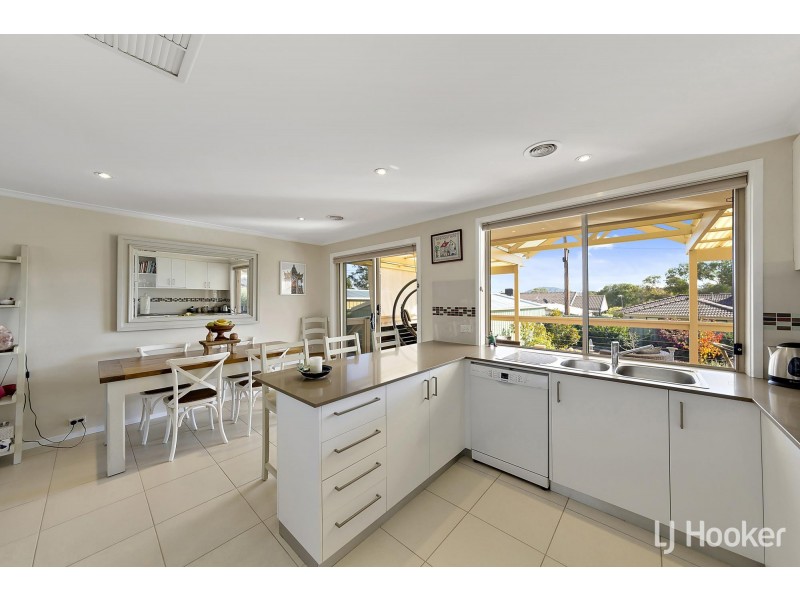 4 Degraves Crescent, Wanniassa ACT 2903