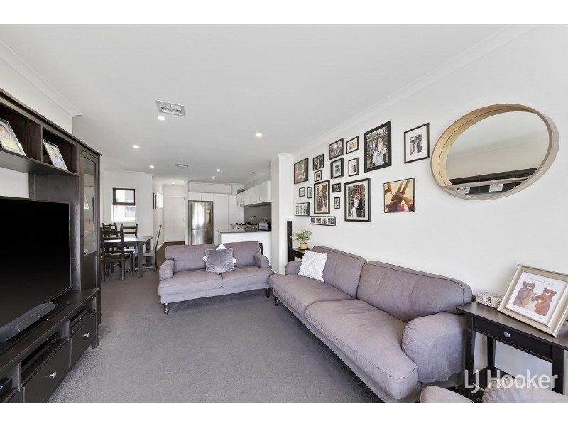 26/40 Henry Kendall Street, Franklin ACT 2913