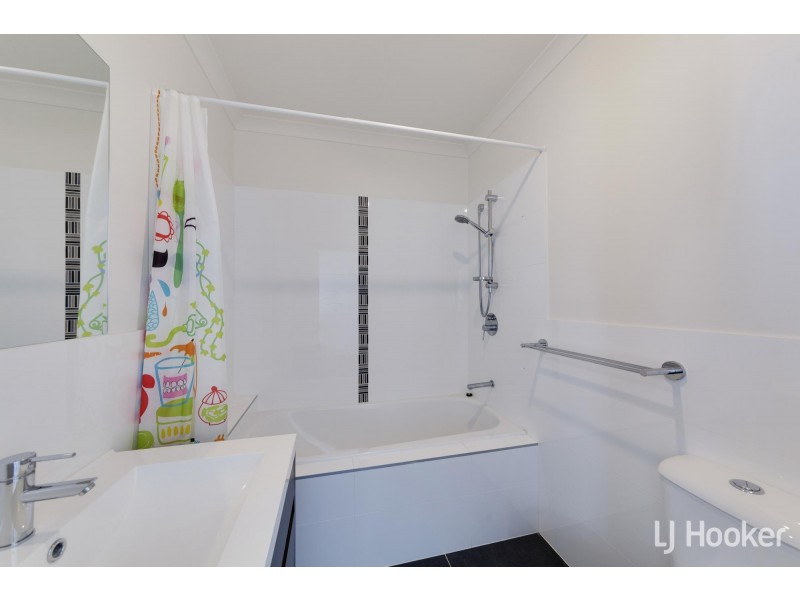 26/40 Henry Kendall Street, Franklin ACT 2913