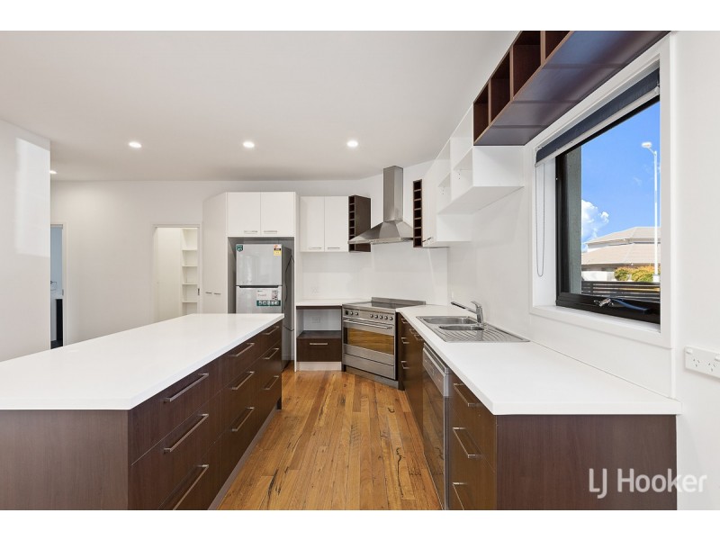 79 Patrick White Circuit, Franklin ACT 2913