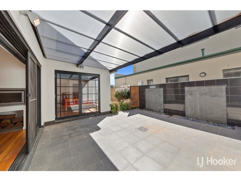 79 Patrick White Circuit, Franklin ACT 2913