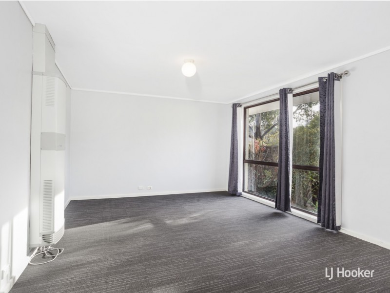 4 Packham Place, Charnwood ACT 2615