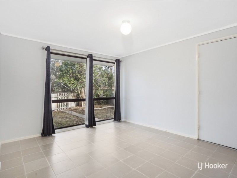 4 Packham Place, Charnwood ACT 2615