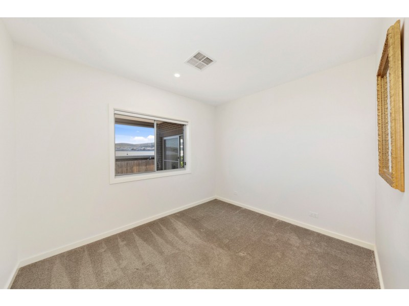 8 Yuyu Street, Ngunnawal ACT 2913