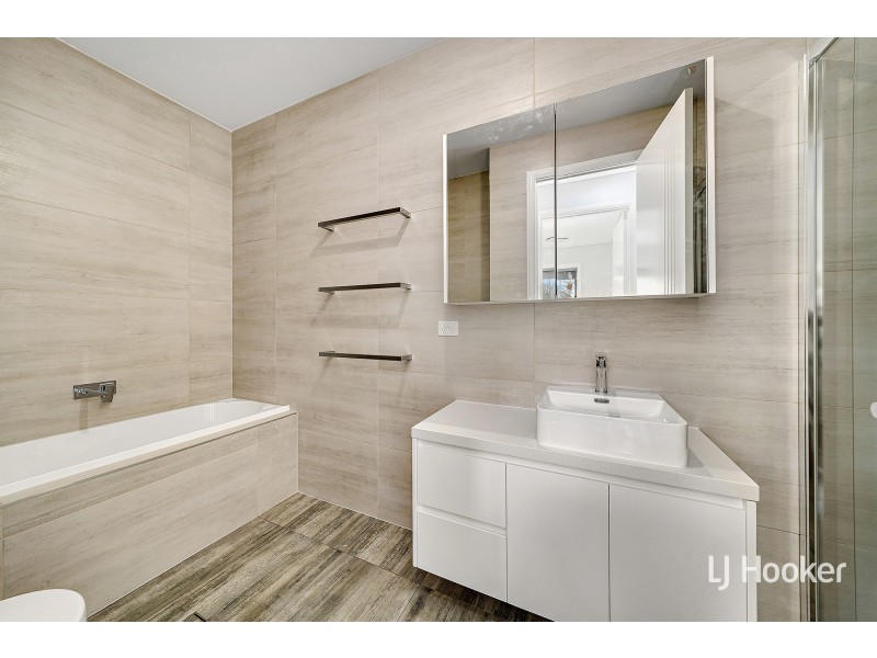 70 Lionel Rose Street, Holt ACT 2615