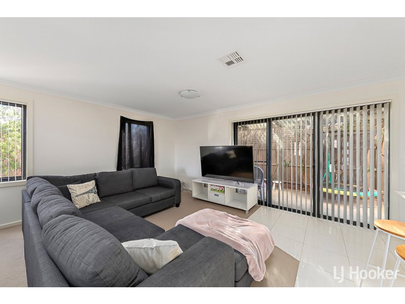8 Ted Richards Street, Casey ACT 2913