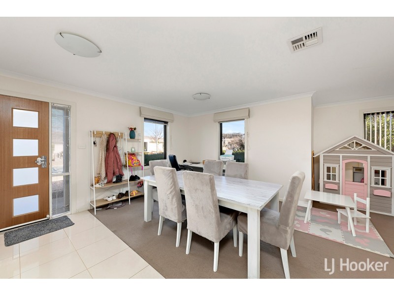 8 Ted Richards Street, Casey ACT 2913