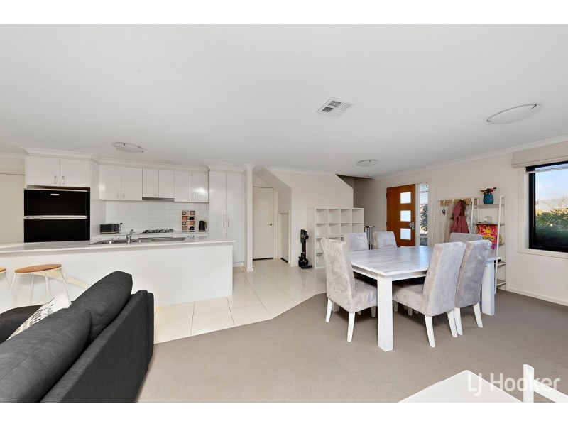 8 Ted Richards Street, Casey ACT 2913