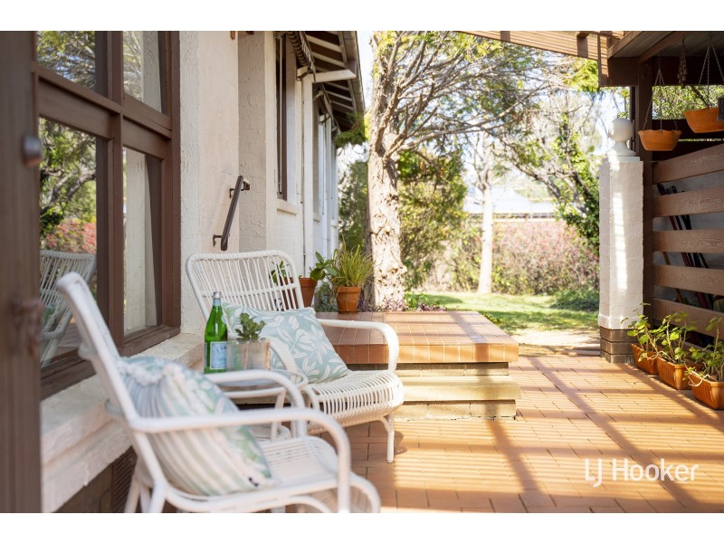 14 Jeffcott Place, Latham ACT 2615