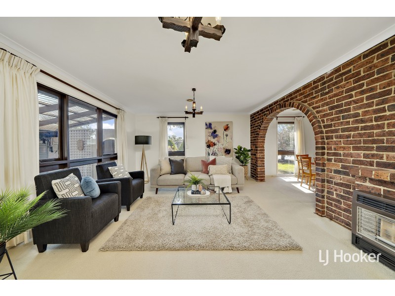 14 Jeffcott Place, Latham ACT 2615