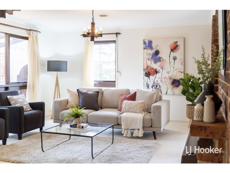 14 Jeffcott Place, Latham ACT 2615