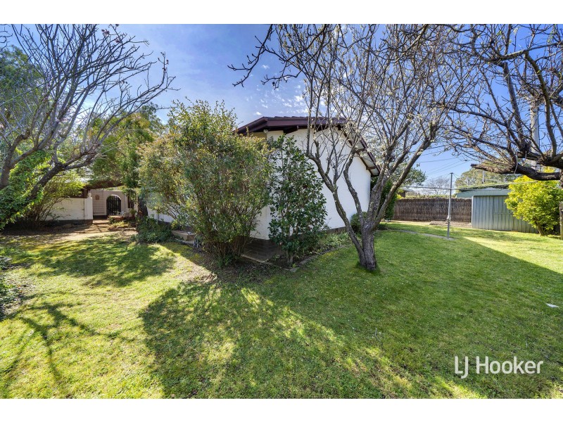 14 Jeffcott Place, Latham ACT 2615