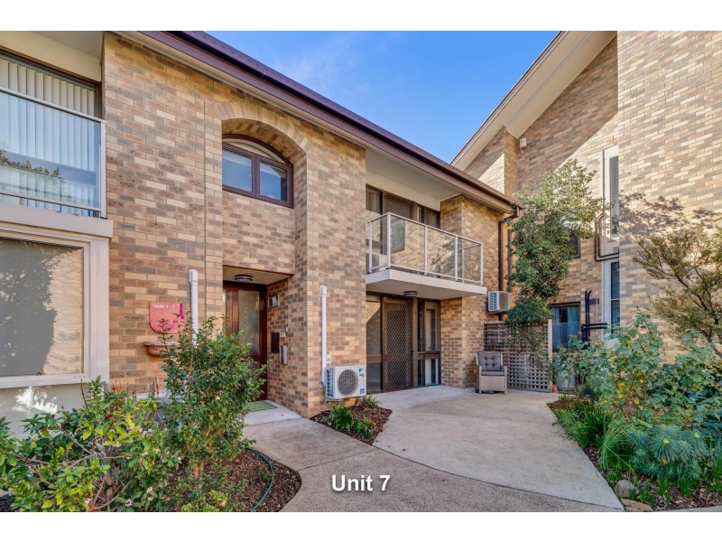 11 Namatjira Drive, Weston ACT 2611