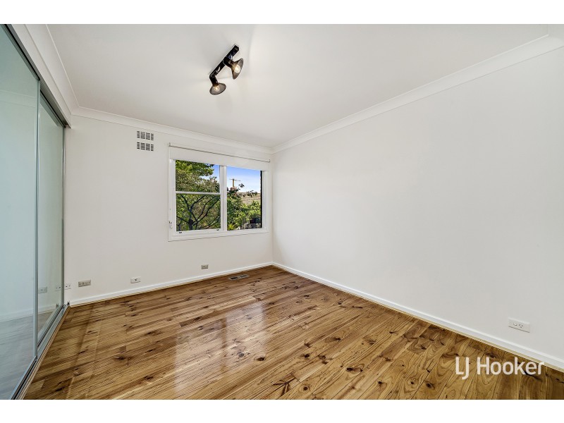 17 MacLaurin Crescent, Chifley ACT 2606