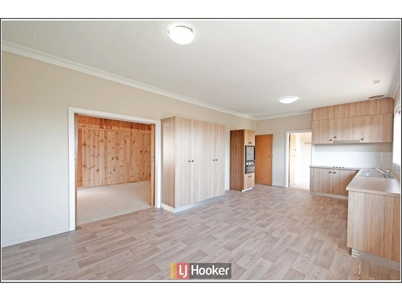 1/6 Belconnen Way, Page ACT 2614