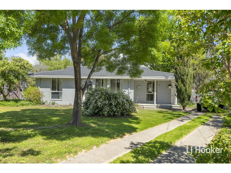 27 Hosking Place, Melba ACT 2615