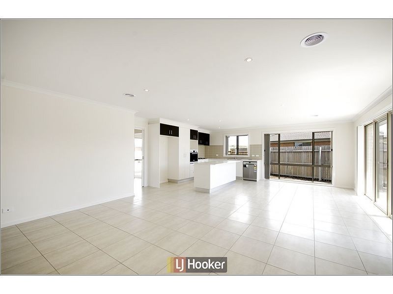 4 Hilda Kincaid Street, Macgregor ACT 2615