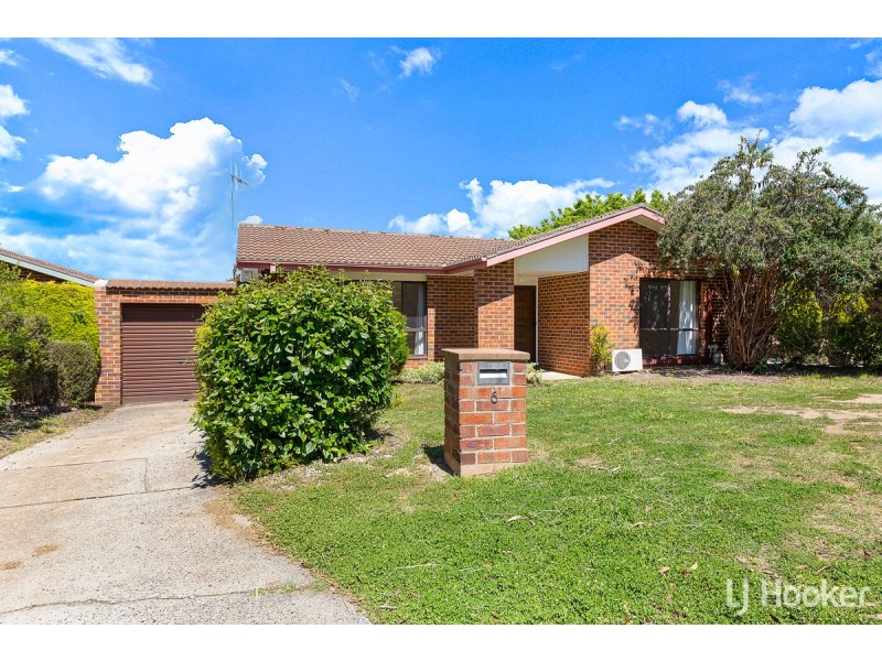 6 Lidgett Place, Florey ACT 2615