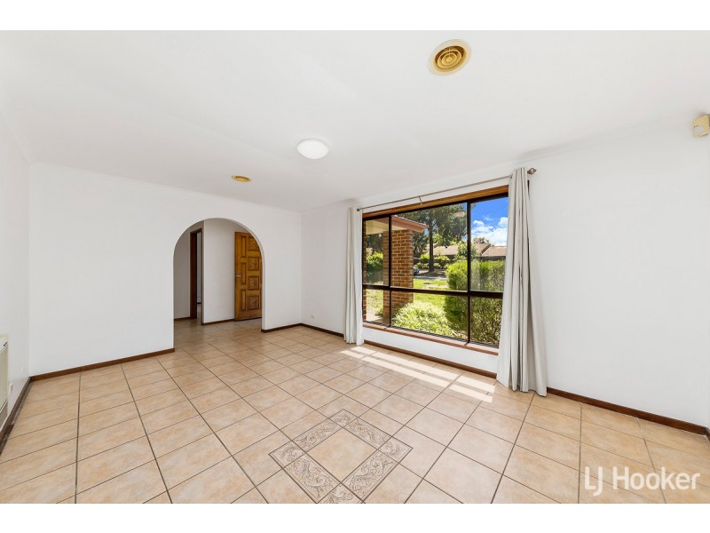 6 Lidgett Place, Florey ACT 2615